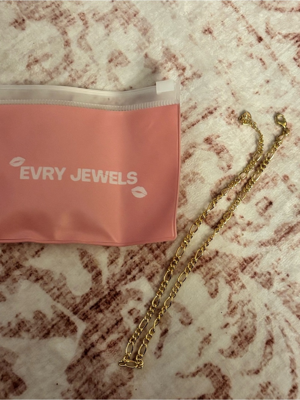 EVRY JEWELS Gold Chain Necklace in Gold